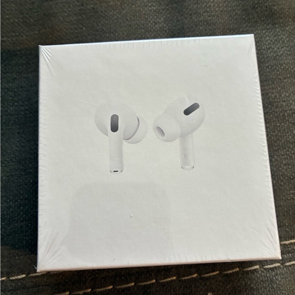 Source Unknown Other - Source Unknown White Earbud Headphones